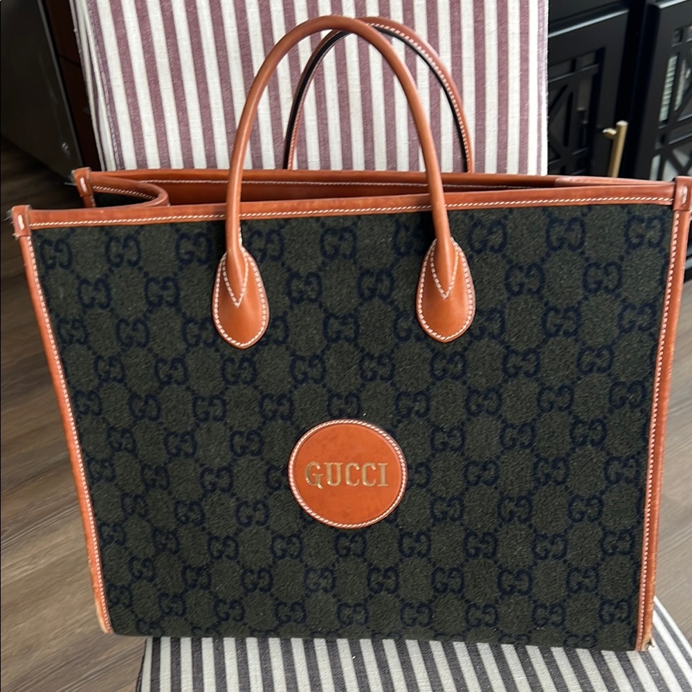 Gucci Green and Navy Patterned Fabric